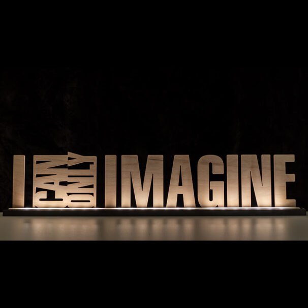 SZ03_schriftzug_holz_LED_Beleuchtung_nach_wunsch_personalisiert_i-can-only-imagine-01v2
